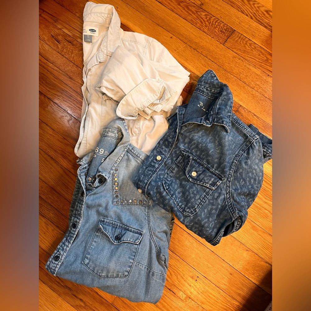 Lot of 3 gap Inc denim shirts. XS/S